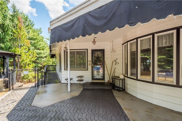 795 E Beau Street, South Strabane, PA 15301