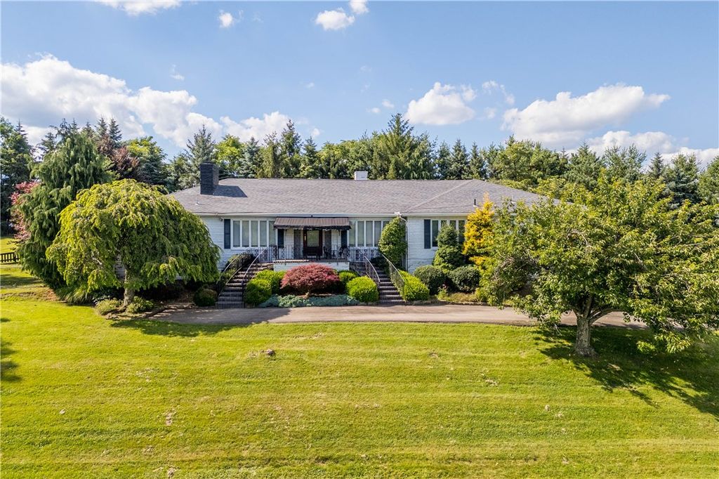 795 E Beau Street, South Strabane, PA 15301
