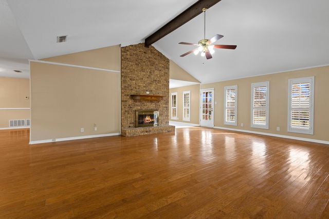 4400 Sherman Dr, Marshall, TX 75672