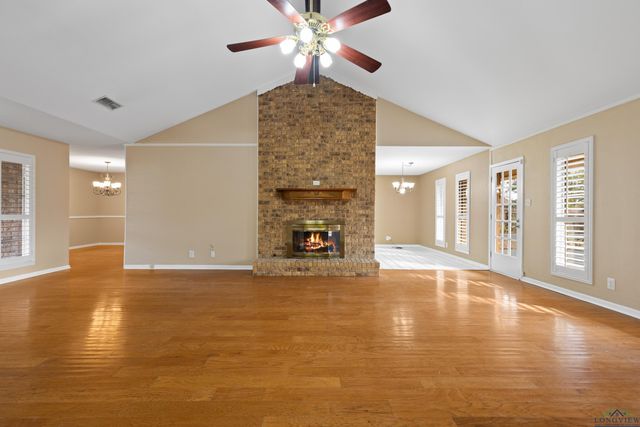 4400 Sherman Dr, Marshall, TX 75672