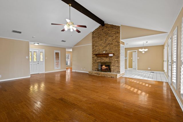 4400 Sherman Dr, Marshall, TX 75672