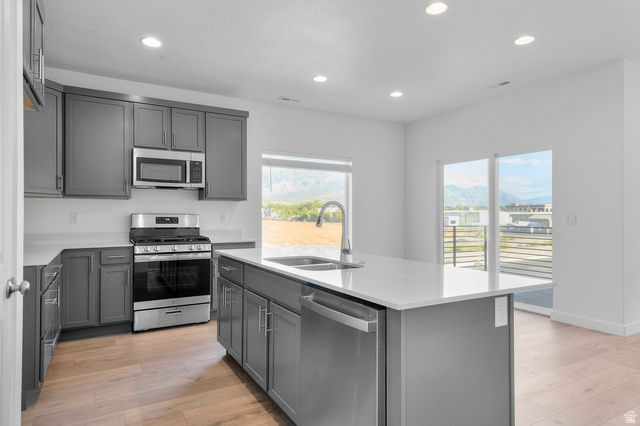 572 N BUFFALO GRASS LN, Lindon, UT 84042