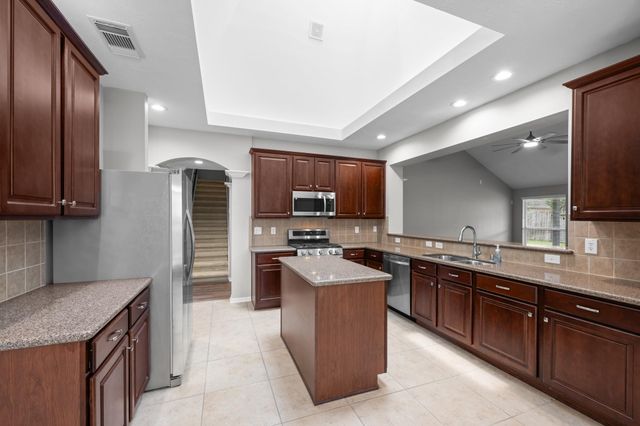 1855 Silent Shore Court, League City, TX 77573