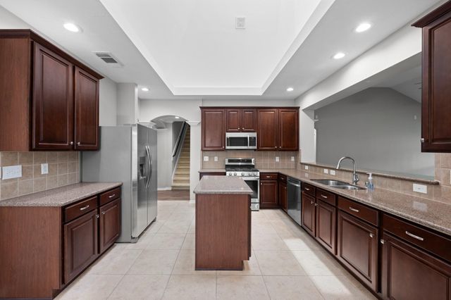 1855 Silent Shore Court, League City, TX 77573