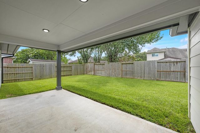 1855 Silent Shore Court, League City, TX 77573