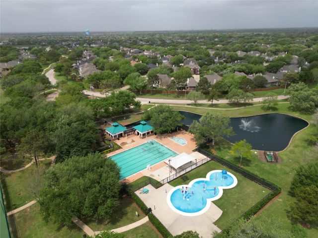 1855 Silent Shore Court, League City, TX 77573