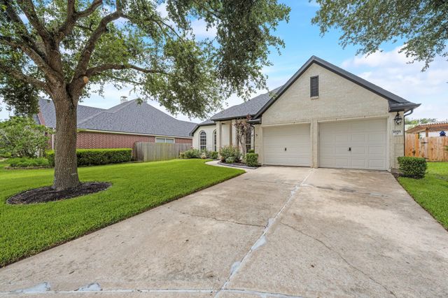 1855 Silent Shore Court, League City, TX 77573