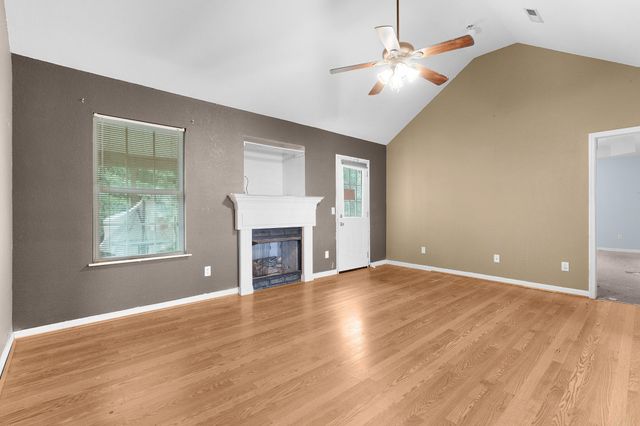 192 Round Tree Drive, Rossville, GA 30741