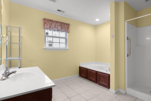 192 Round Tree Drive, Rossville, GA 30741