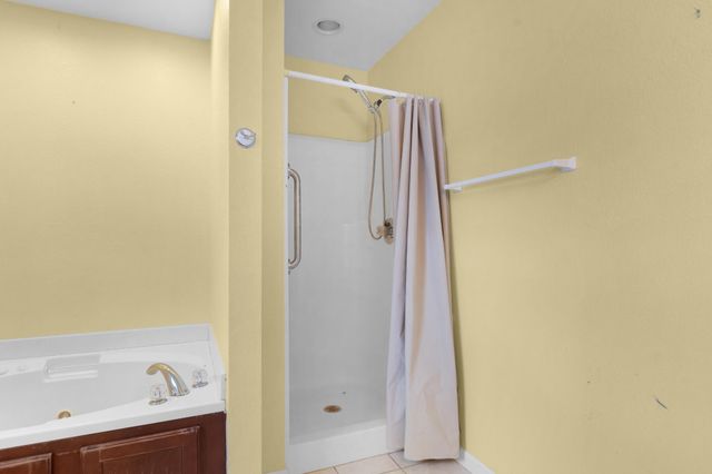 192 Round Tree Drive, Rossville, GA 30741