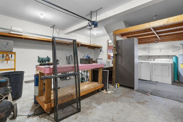 192 Round Tree Drive, Rossville, GA 30741