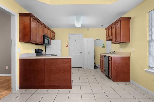 192 Round Tree Drive, Rossville, GA 30741