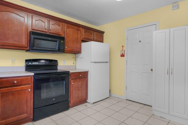 192 Round Tree Drive, Rossville, GA 30741