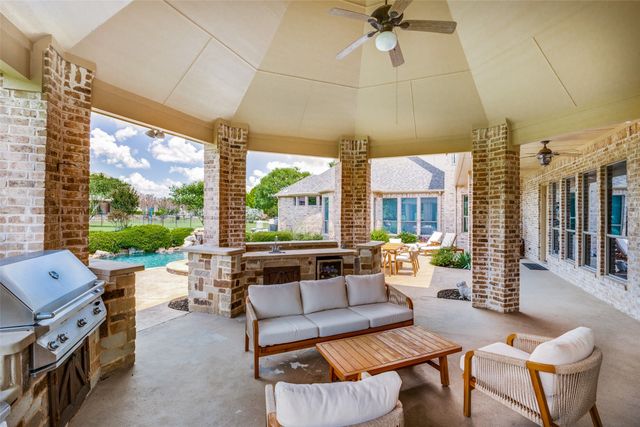 671 Lakeridge Drive, Fairview, TX 75069
