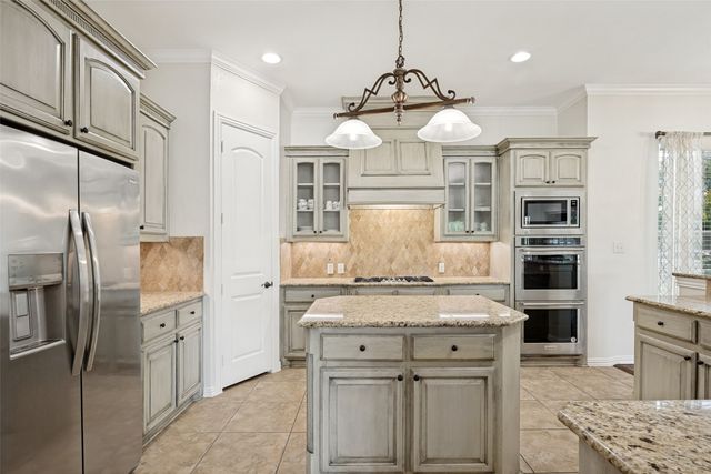 671 Lakeridge Drive, Fairview, TX 75069