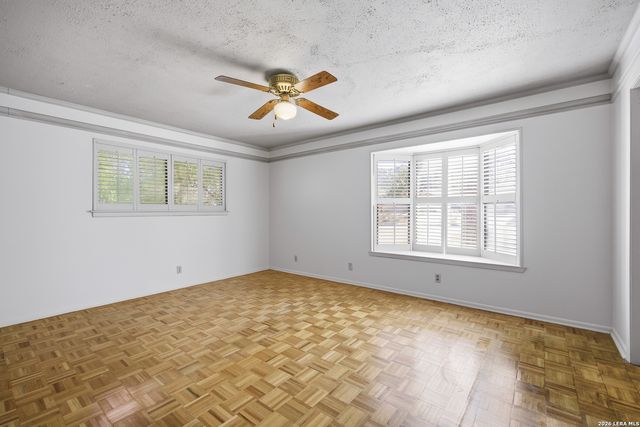 129 Sage Dr, Universal City, TX 78148