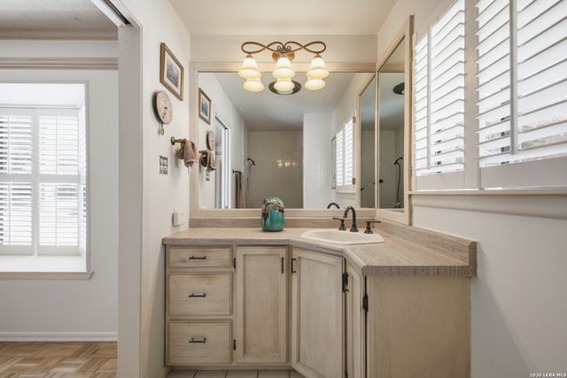 129 Sage Dr, Universal City, TX 78148