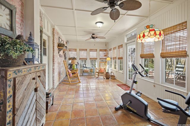 129 Sage Dr, Universal City, TX 78148