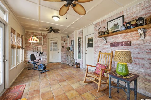 129 Sage Dr, Universal City, TX 78148