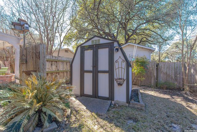 129 Sage Dr, Universal City, TX 78148