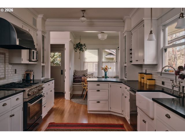 3303 Ne 22ND Ave, Portland, OR 97212