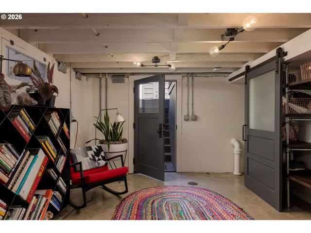 3303 Ne 22ND Ave, Portland, OR 97212