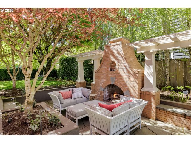 3303 Ne 22ND Ave, Portland, OR 97212