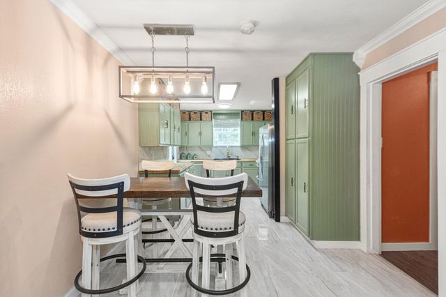 1403 N Avenue F, Freeport, TX 77541