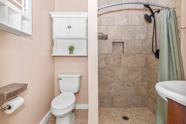 1403 N Avenue F, Freeport, TX 77541