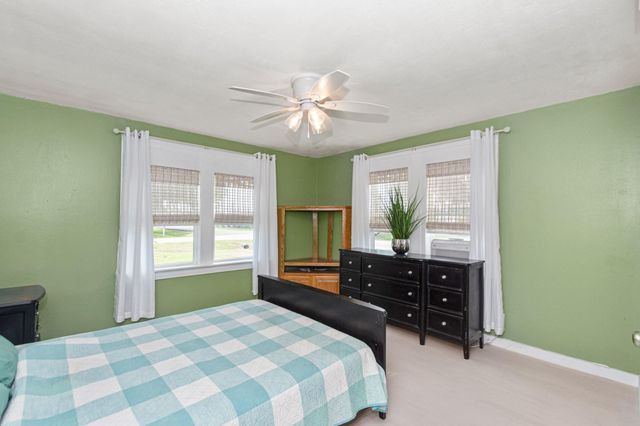 1403 N Avenue F, Freeport, TX 77541