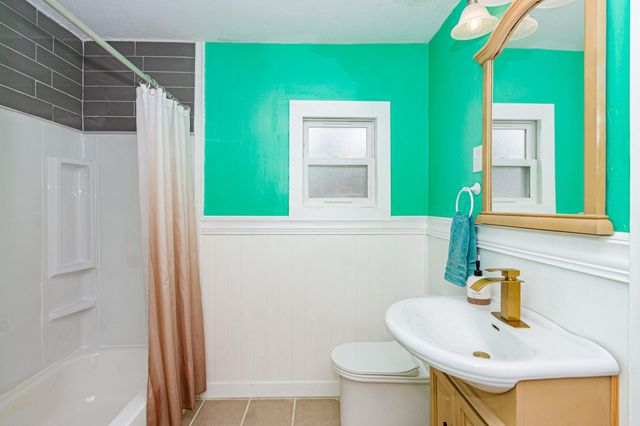 1403 N Avenue F, Freeport, TX 77541