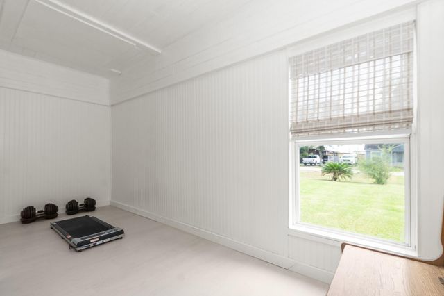 1403 N Avenue F, Freeport, TX 77541