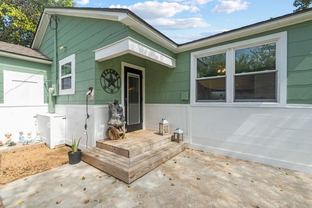 1403 N Avenue F, Freeport, TX 77541