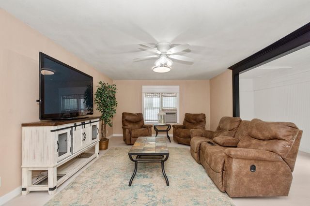 1403 N Avenue F, Freeport, TX 77541