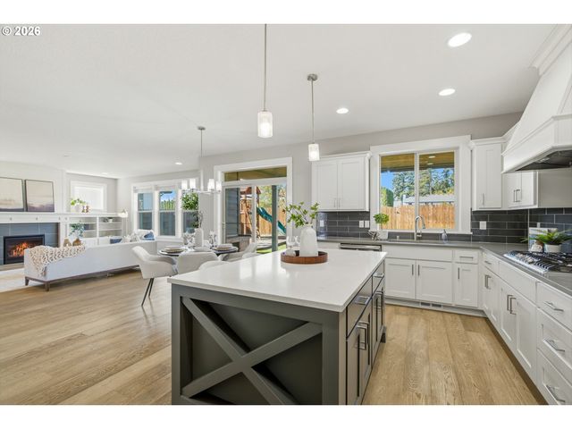 2906 Ne 168TH Ave, Vancouver, WA 98682