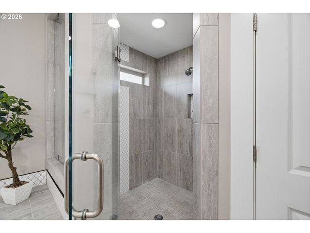 2906 Ne 168TH Ave, Vancouver, WA 98682