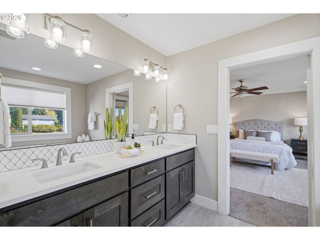 2906 Ne 168TH Ave, Vancouver, WA 98682