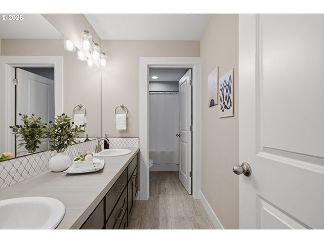 2906 Ne 168TH Ave, Vancouver, WA 98682