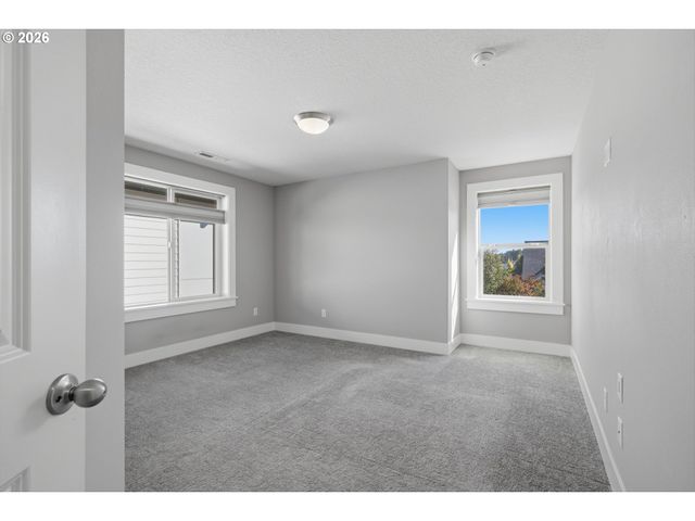 2906 Ne 168TH Ave, Vancouver, WA 98682