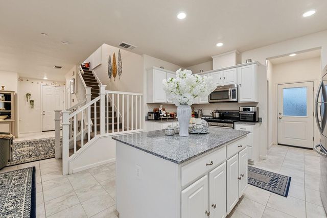 2229 Novi Dr, Riverbank, CA 95367