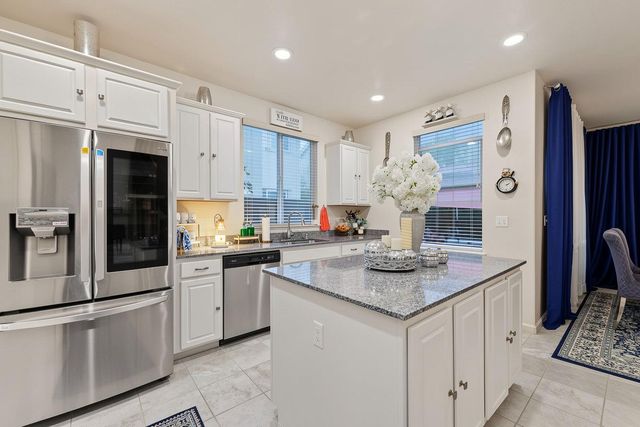 2229 Novi Dr, Riverbank, CA 95367
