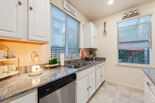 2229 Novi Dr, Riverbank, CA 95367