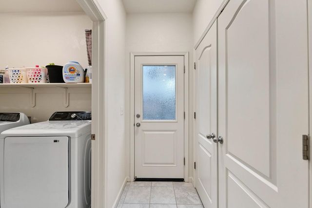 2229 Novi Dr, Riverbank, CA 95367