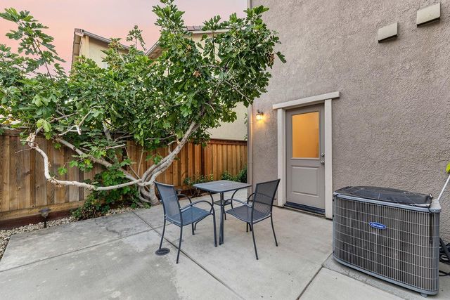 2229 Novi Dr, Riverbank, CA 95367