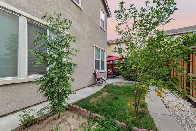 2229 Novi Dr, Riverbank, CA 95367
