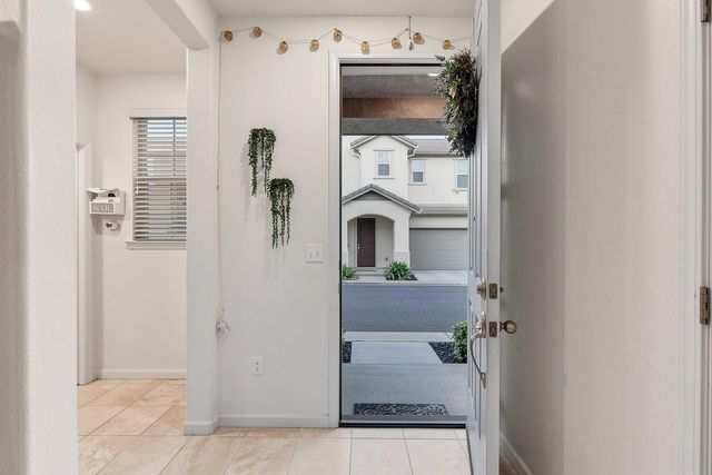 2229 Novi Dr, Riverbank, CA 95367