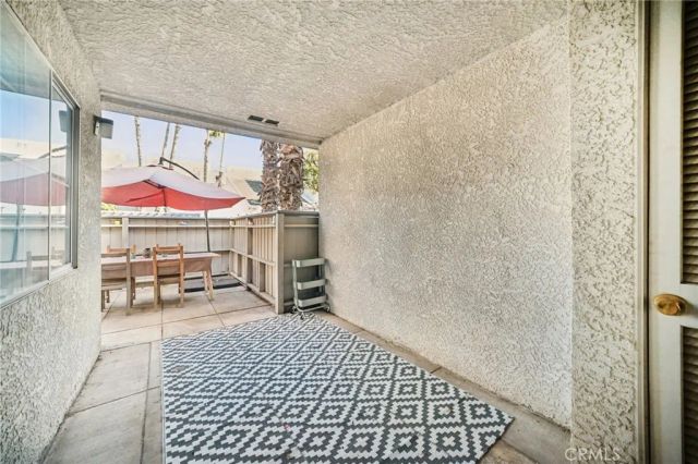 20155 Keswick Street 112, Winnetka, CA 91306