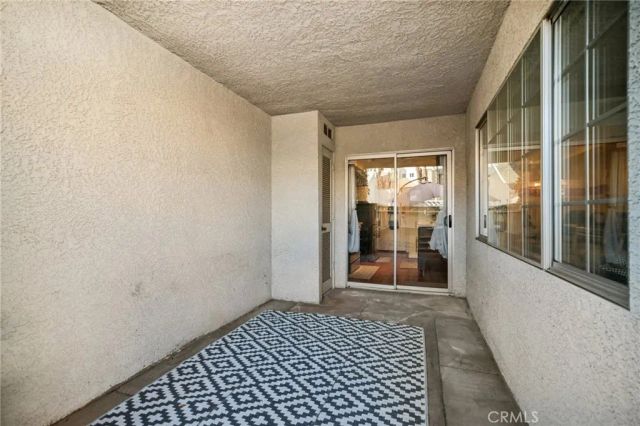 20155 Keswick Street 112, Winnetka, CA 91306