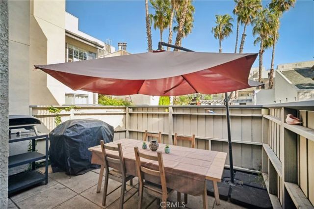 20155 Keswick Street 112, Winnetka, CA 91306