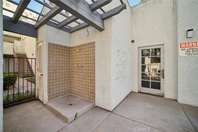 20155 Keswick Street 112, Winnetka, CA 91306